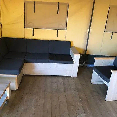 Pipowagen En Safaritent Op Texel * Den Burg